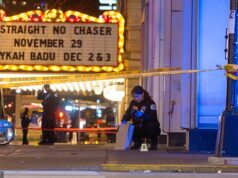 Tiroteio no evento de iluminação da árvore de Natal em Chicago deixa um morto e oito feridos, com famílias aterrorizadas forçadas a correr para salvar suas vidas