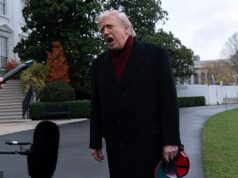 Trump diz que o seu humilhante plano de paz para a Ucrânia NÃO é uma “oferta final”, mas que a guerra deve terminar agora – enquanto mantém conversações sobre a crise com Starmer depois de os líderes europeus expressarem “preocupação” com o acordo