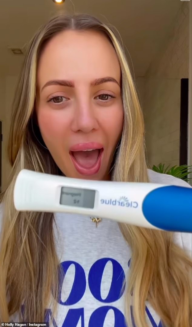 104118765-15318523-Holly_Hagan_has_announced_the_happy_news_that_she_is_pregnant-a-136_1763903136529.jpg