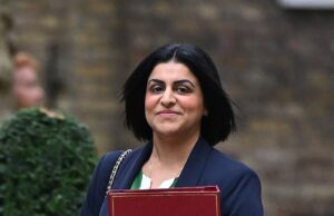 Táxis gratuitos para migrantes serão cortados após reação contra requerentes de asilo que fazem longas viagens que custam centenas de libras