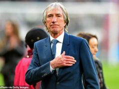 A lenda do West Ham, Billy Bonds, morre aos 79 anos – enquanto o clube presta homenagem ao ex-jogador e técnico