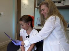 Pais lutam pela cobertura da reconstrução da orelha da filha