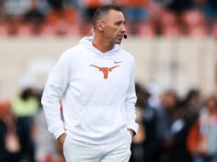 Steve Sarkisian: Texas homenageará os jogos do estado de Ohio e Michigan