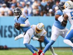 Henley, do Chargers, enfrenta a dor após irmão ser morto a tiros