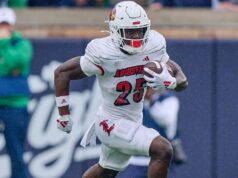 O melhor rusher de Louisville, Isaac Brown, ‘fora por um tempo’ devido a uma lesão na perna
