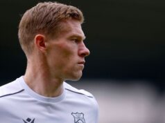 James McClean, do Wrexham, diz que deu um soco em torcedor do Cardiff