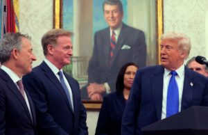 Fontes: Trump quer que o novo estádio dos Commanders em DC seja nomeado em sua homenagem