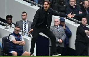 Thomas Frank defende substitutos do Tottenham após torcedores vaiarem mudanças