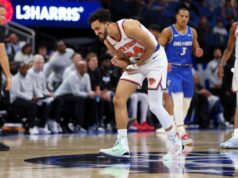 Landry Shamet, guarda dos Knicks, sai devido a lesão no ombro