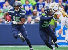 O novato de destaque dos Seahawks, WR Tory Horton, colocado no IR