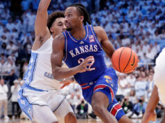 O calouro estrela do Kansas, Darin Peterson, reavaliará sua lesão no tendão da coxa