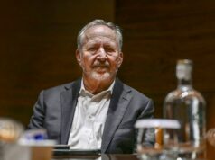 Larry Summers renuncia ao conselho da OpenAI, Harvard abre investigação após e-mails de Epstein