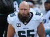 Relatório: Lesão no pé de Lane Johnson não exigirá cirurgia