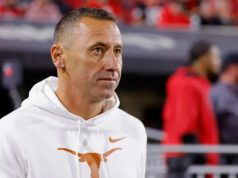 O técnico do UT, Steve Sarkisian, aborda os rumores da NFL: não vou a lugar nenhum