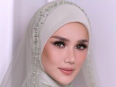 Virais! No momento em que Mulan Jameela beijou a mão da mãe de Maia Estianty, a expressão de sua mãe foi destacada pelos internautas