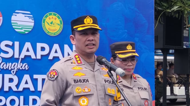 690c27a733fd0-kabid-humas-pmj-kombes-pol-budi-hermanto_665_374.jpg
