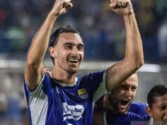 Andrew Jung oferece penalidade falhada, Persib derrota PSM Makassar na GBLA