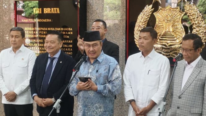 6911c3ab257fa-ketua-komisi-percepatan-reformasi-polri-jimly-asshiddiqie-tengah_665_374.jpg