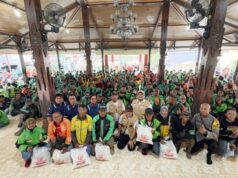 Milhares de pacotes de alimentos básicos entregues aos residentes e Ojol em Sukoharjo