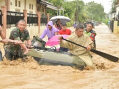 Circulando uma carta do regente de Aceh Central, alegando que ele é incapaz de lidar com o desastre emergencial da enchente