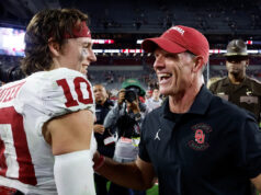 Classificações dos playoffs de futebol universitário: Alabama cai para 10º e 8º lugar após a vitória dos Sooners no Oklahoma Tide