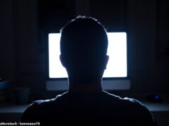 Assistir pornografia mostrando mulheres sendo sufocadas se tornará ilegal sob novas regras