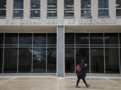 Trump cumpriu sua promessa de destruir o Departamento de Educação