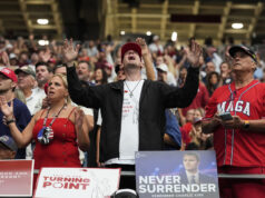 Como o MAGA atacou a liberdade de expressão em nome de Charlie Kirk