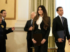 A ex de Don Jr. está literalmente dançando na competição diplomática