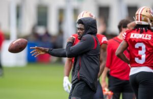 Shanahan, do 49ers, não cancela Brandon Aiyuk, apesar da mudança de contrato em julho