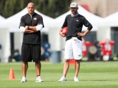 O técnico do 49ers, Kyle Shanahan e Robert Saleh brilham no meio da temporada