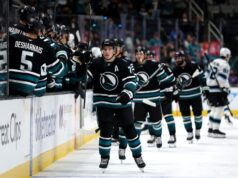 O hat-trick de MacLean Celebrini leva o San Jose Sharks à vitória sobre o Utah Mammoths