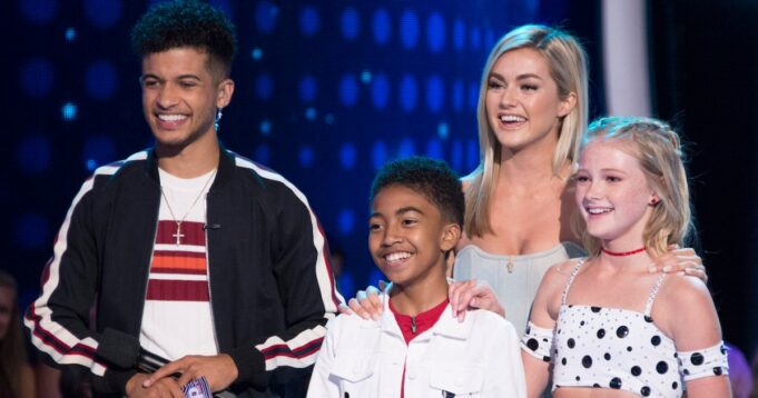 DWTS-Juniors-Rylee-and-Miles-WIth-Lindsay-Arnold-GettyImages-1041067130.jpg