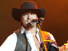 Letras AI do Spotify Butcher This Country Star’s 41 milhões de músicas de sucesso transmitidas: “They Oiled Me Up”