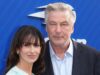 Hilaria Baldwin diz que ela e Alec consultam um terapeuta por causa da diferença de idade