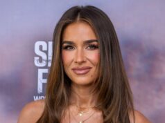 Jessie James Decker revelou se ela fez outro aumento nos seios