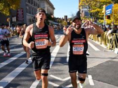 Joey Graziadei e mais estrelas da realidade correm a maratona de Nova York em 2025