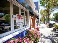 Moradores se manifestam para resistir às moradias térreas na vila de Saratoga – The Mercury News