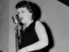 Country Time Machine: Patsy Cline impressiona o público da televisão nacional com uma versão “Crazy” de um de seus sucessos mais icônicos.