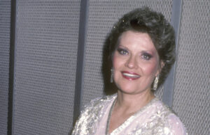 Nascida neste dia em 1927, artista feminina mais vendida da década de 1950, conhecida pela “Valsa do Tennessee”.