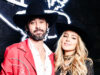 A estrela de ‘Yellowstone’ Ryan Bingham e sua esposa apresentam um clássico de Don Williams juntos em um momento surpresa no palco