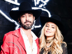 A estrela de ‘Yellowstone’ Ryan Bingham e sua esposa apresentam um clássico de Don Williams juntos em um momento surpresa no palco