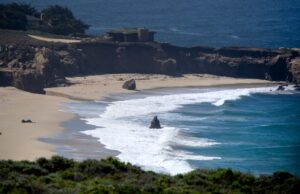 Três pessoas levadas para o mar, uma ainda desaparecida em Big Sur