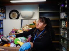 O medo do ICE reduz as filas de alimentos nos Ministérios Urbanos de Santa Maria em San Jose