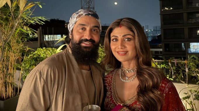 Shilpa-Shetty-and-Raj-Kundra-celebrate-Karwa-Chauth-2025-at-Anil-Kapoors-residence-2025-10-825b938beee96a514d08461ec45b7bac-16x9.jpg