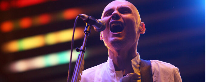 Smashing-Pumpkins-singer.jpg
