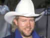 Neste dia de 1999, Toby Keith lançou um hit número 1 que chocou sua gravadora