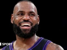 LeBron James quebrou o recorde da NBA na primeira partida da temporada
