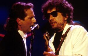 Momento musical icônico Bob Dylan faz brainstorming com Roger McGuinn em um jogo de bola