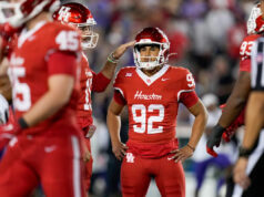 O número 25 do Houston perde o field goal final na derrota por 17-14 para o TCU